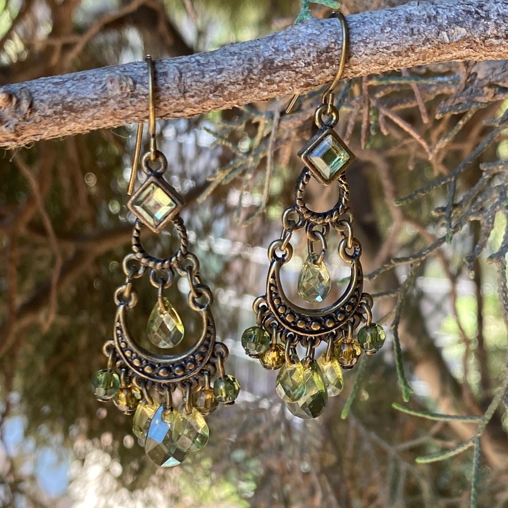 Forest🌲🍄‍🟫🪵Green Dazzling Dimond Shaped Earrings